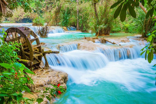 น้ำตกตาดกวางสี น้ำสีฟ้าใสน่าอัศจรรย์ น้ำตกตาดกวางสี น้ำสีฟ้าใสน่าอัศจรรย์