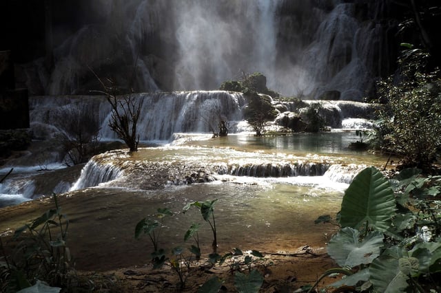 น้ำตกตาดกวงสี หลวงพระบาง ประเทศลาว สวยมาก น้ำตกตาดกวงสี หลวงพระบาง ประเทศลาว สวยมาก