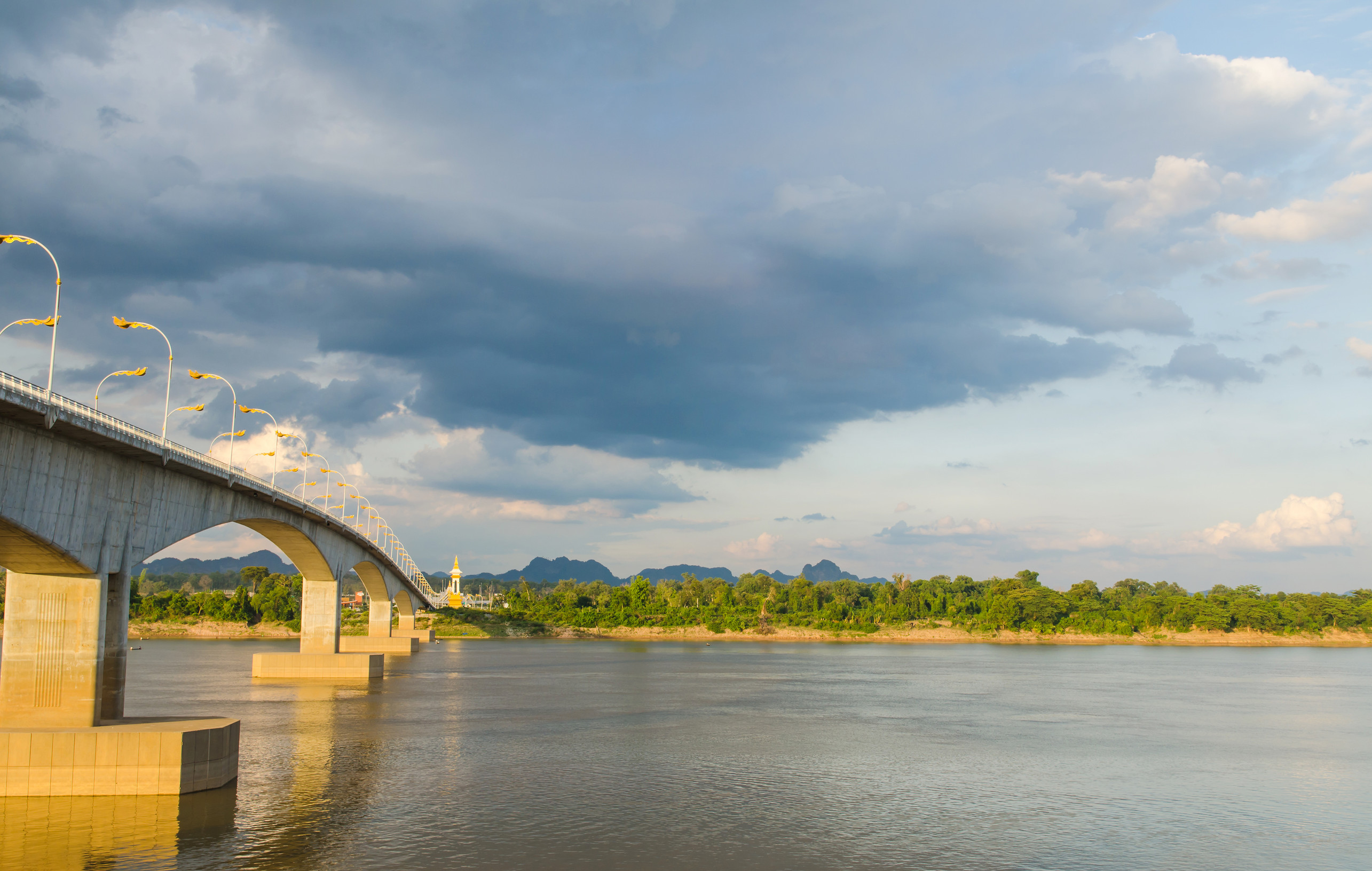 Traveling Across The Laos Thailand Border