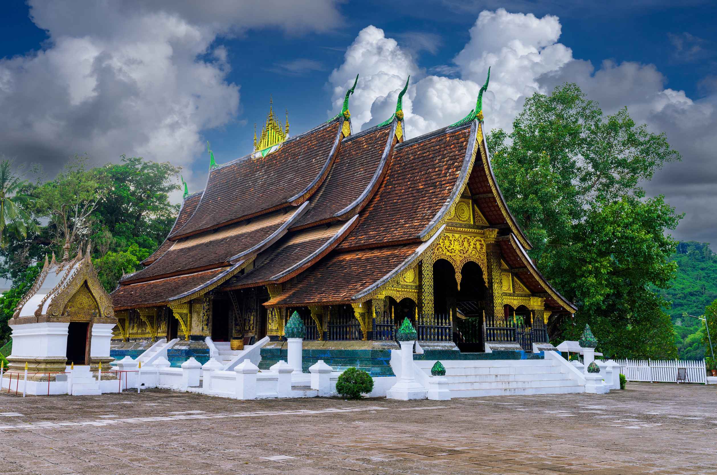 วัดเซียงทองบ้านโบราณลาว